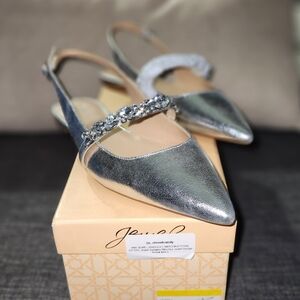 Jewel by Badgley Mischka “Bambi” Crystal Slingback Heels – NWB (8.5)